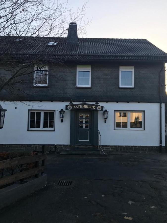 Haus Astenblick In Winterberg Fuer Bis Zu 35 Personen Fuer Wanderveranstaltungen Und Familienfeiern 외부 사진