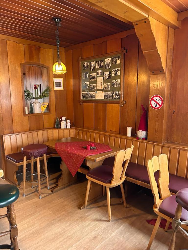Haus Astenblick In Winterberg Fuer Bis Zu 35 Personen Fuer Wanderveranstaltungen Und Familienfeiern 외부 사진