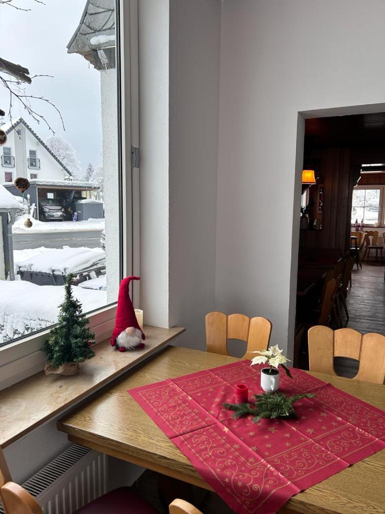 Haus Astenblick In Winterberg Fuer Bis Zu 35 Personen Fuer Wanderveranstaltungen Und Familienfeiern 외부 사진